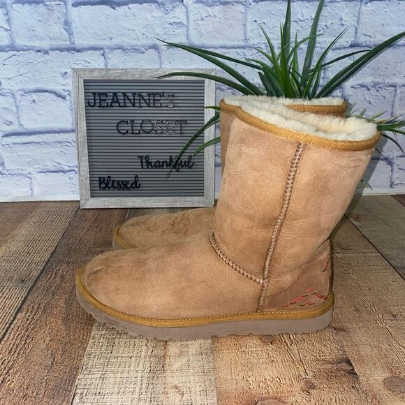 Classic Short Rustic Weave UGG Boots - Picture 1 of 12